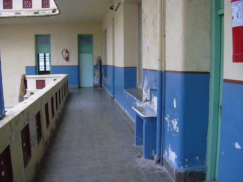 photos/2004 Alger/0367 Ecole Lazerges.jpg